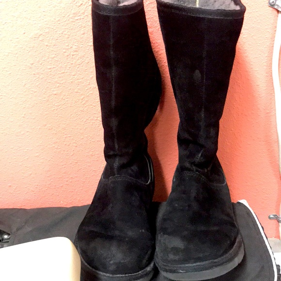 Shoes - Ugg black tall boots size 8